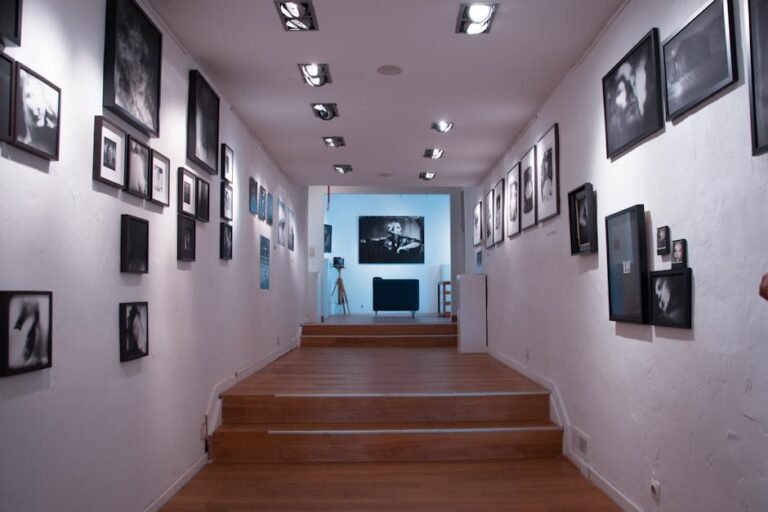 Cadre photo exposé en galerie